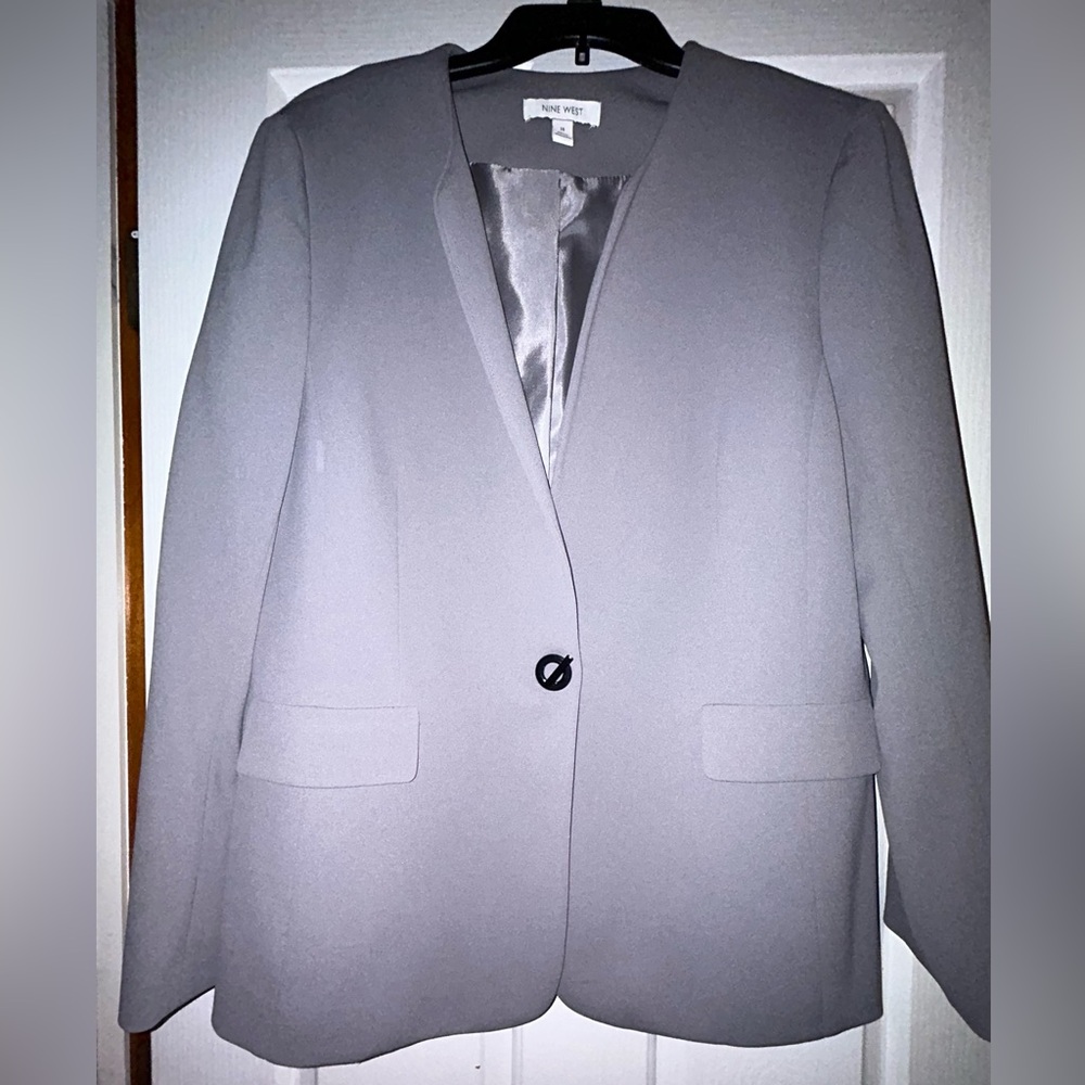 Nine West Blazer, gray, size 14